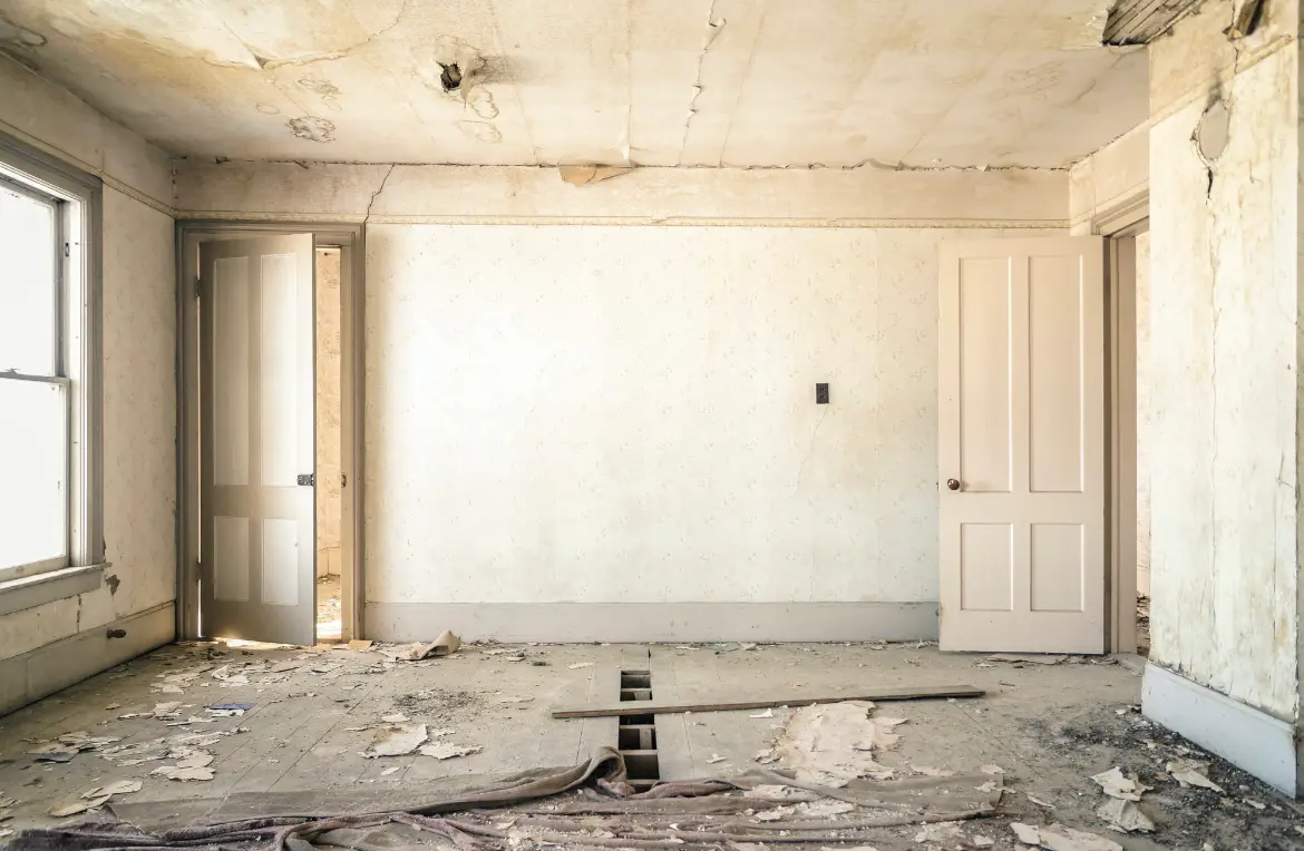 Waste disposal crew managing a cleanout project in Wind Lake